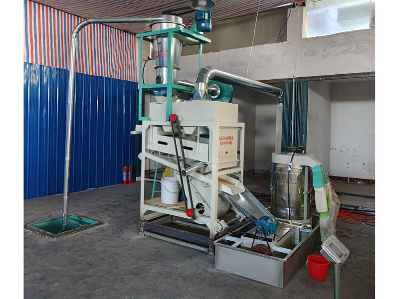 小型面粉機械加工的過程中是流水線式的，幾乎不需要人工的參與